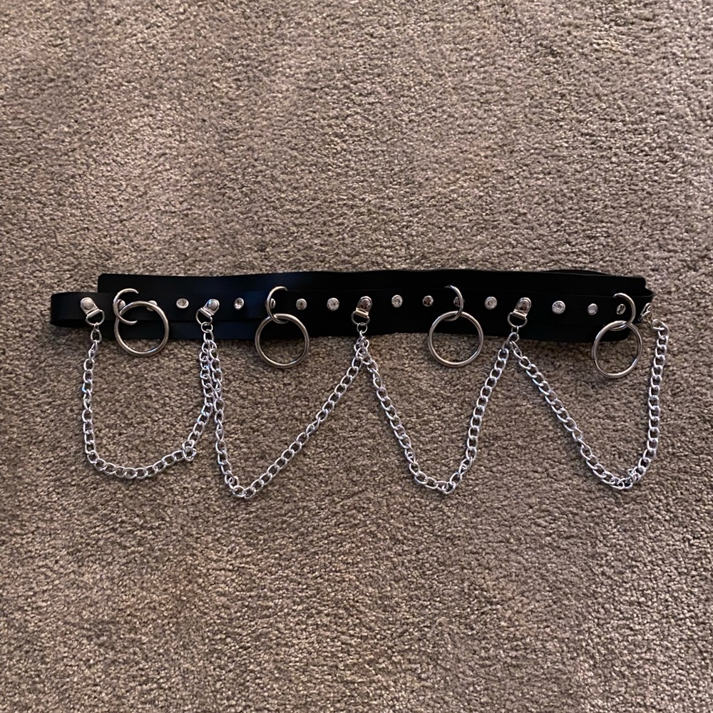 Black chain belt! Never worn :)